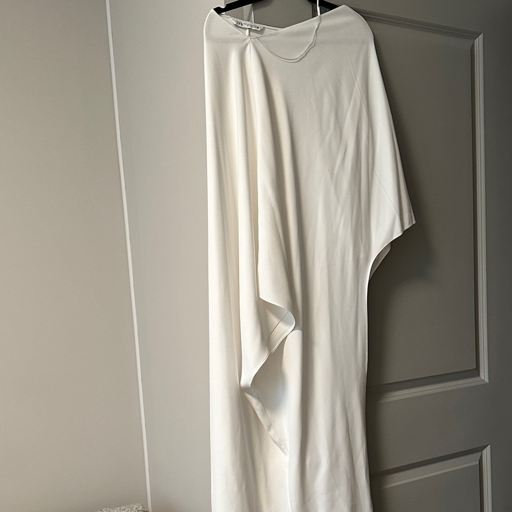 Zara Asymmetrical White Top - Picture 2 of 3